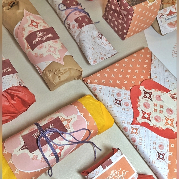 Hand Wrapping Add On - Picture 3 of 13